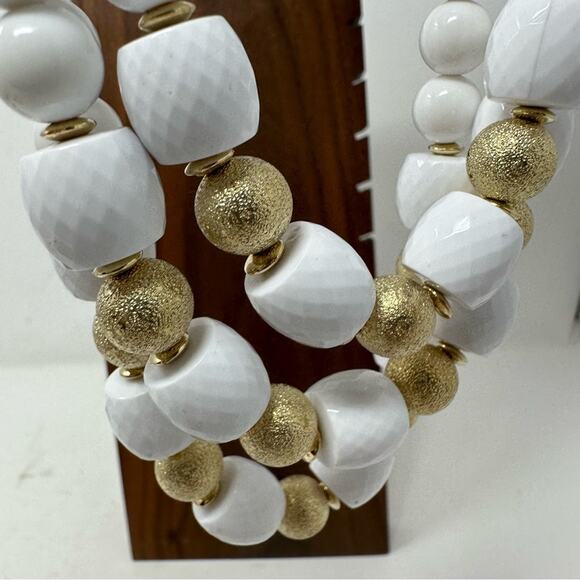 NOIR JEWELRY Three Strand Necklace & Earring Set NEW - Picture 4 of 5